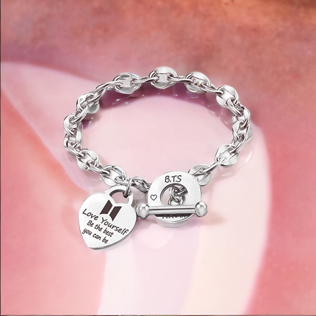 Silver-Plated Heart Lock Link Chain Bracelet for Unisex image 4