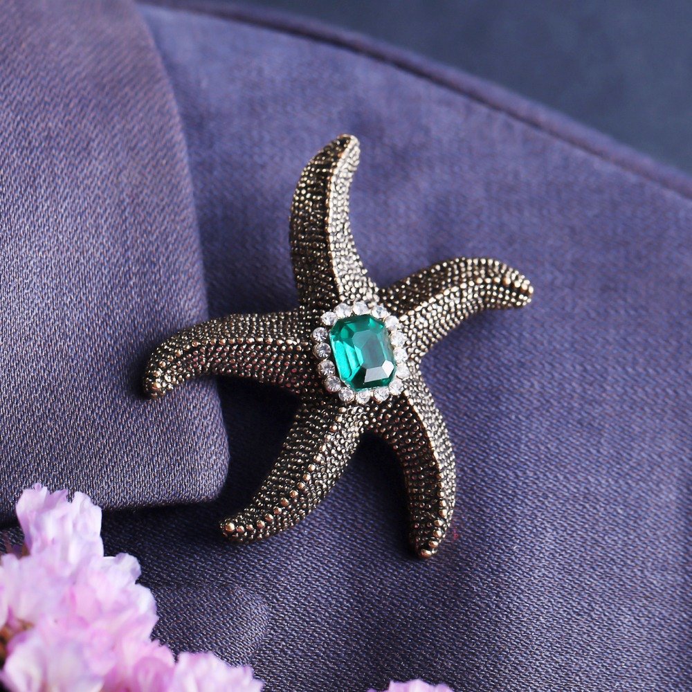Oxidised Gold Green Crystal Star Fish Brooch image 3
