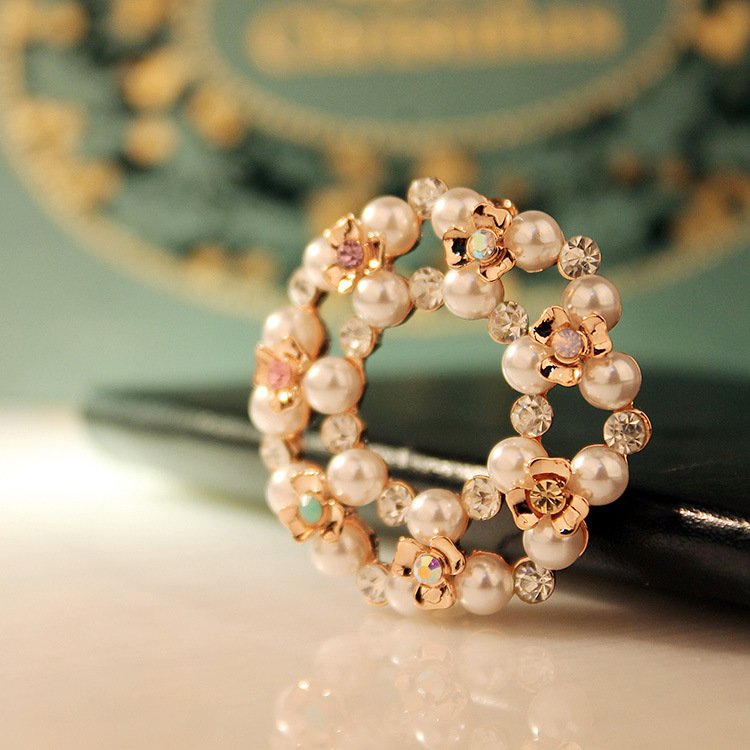 Ivory White Pearl Brooch Cum Saree Pin image 2