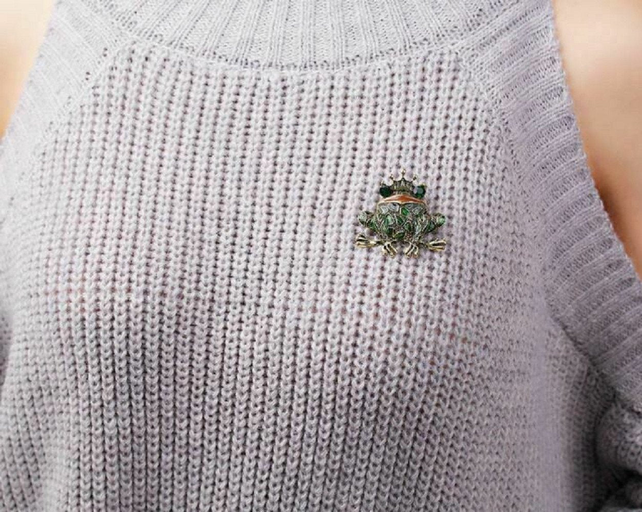Gold-Plated Green Frog Brooch for Unisex image 3