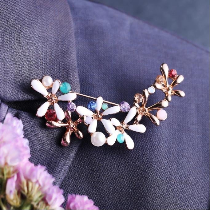 Gold-plated Crystal/Pearl Flower Brooch For Women/Girl's image 2