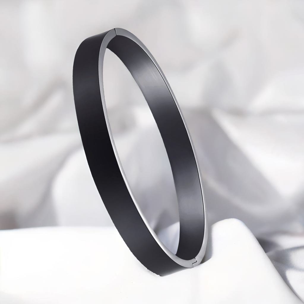 Men's Black Kada Bracelet image 0