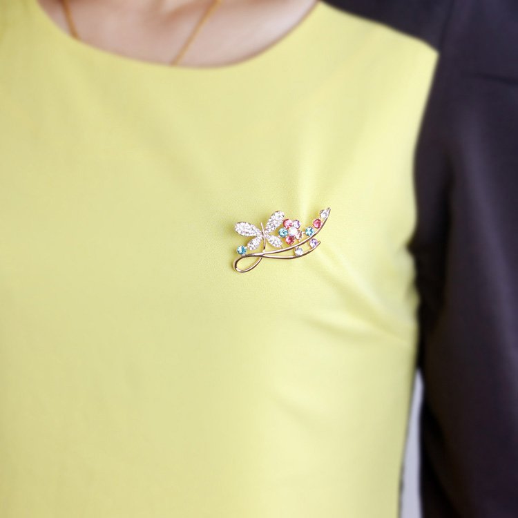 Multicolor Crystal Flower Brooch For Womne/Girl's image 1