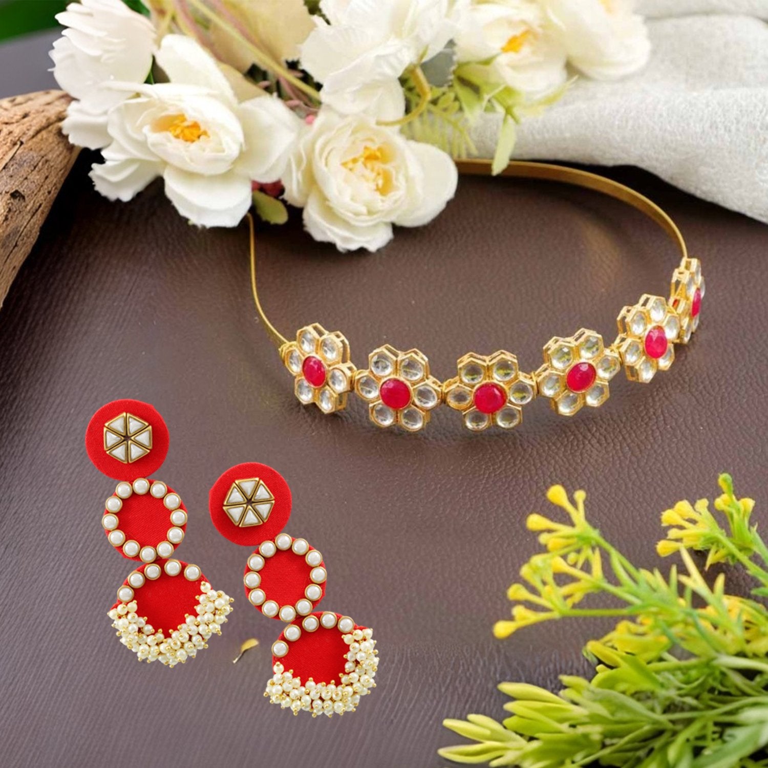 Ethnic Kundan/Pearl Mathapatti Hairband and Earrings Set image 0