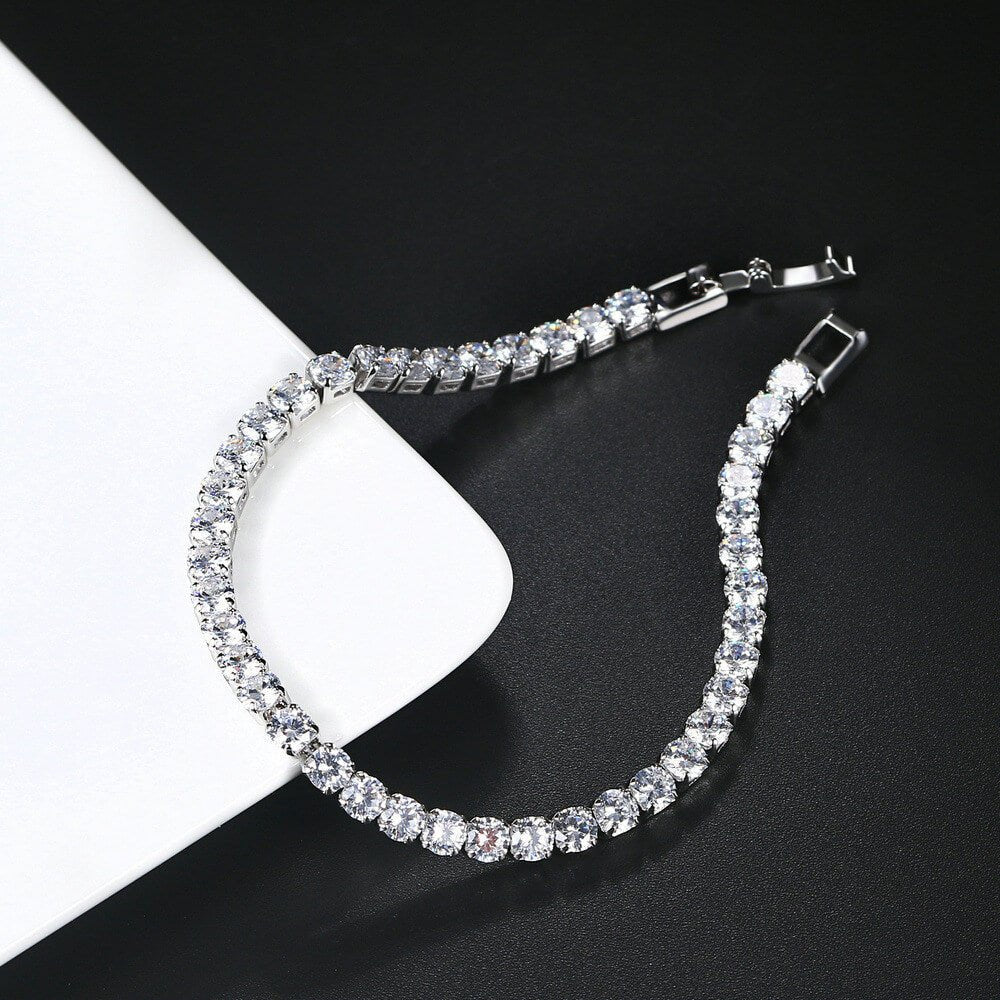 Silver-Plated White Crystal Stones Beaded Bracelet image 3