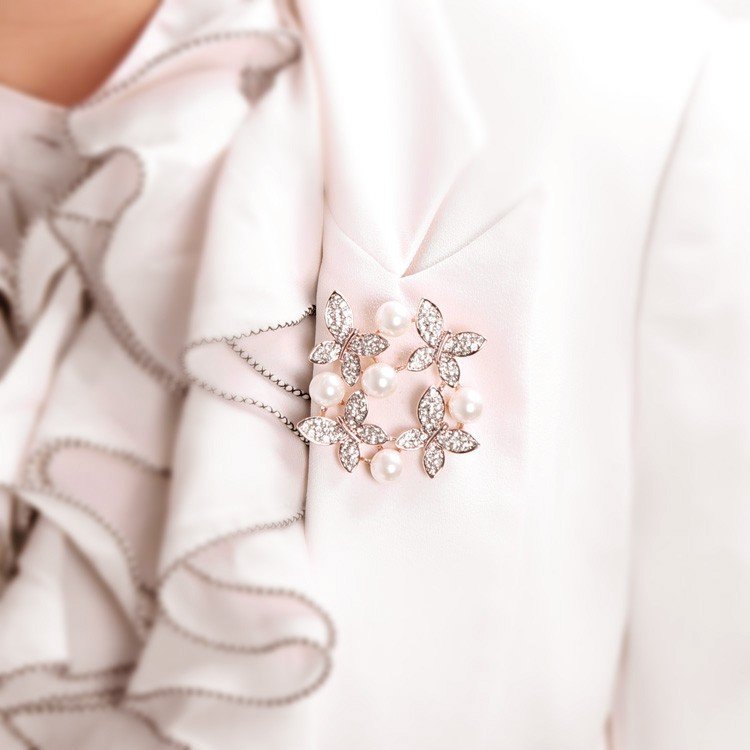 Gold-Plated Pearl Crown Circle Brooch For Womne/Girl's image 2